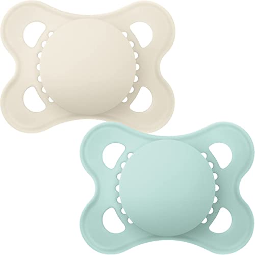 MAM Night Soothers 0+ Months (Pack of 2), Glow in the Dark Baby Soothers with Self Sterilising Travel Case, Newborn Essentials, Blue/White, (Designs May Vary)