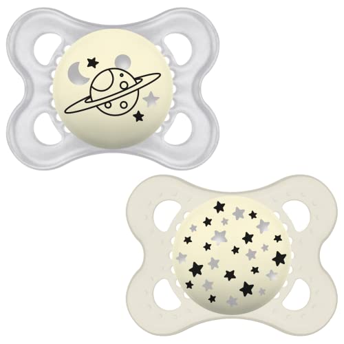 MAM Night Soothers 0+ Months (Pack of 2), Glow in the Dark Baby Soothers with Self Sterilising Travel Case, Newborn Essentials, Blue/White, (Designs May Vary)