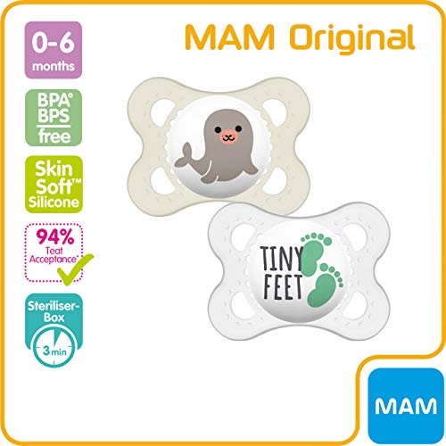 MAM Night Soothers 0+ Months (Pack of 2), Glow in the Dark Baby Soothers with Self Sterilising Travel Case, Newborn Essentials, Blue/White, (Designs May Vary)